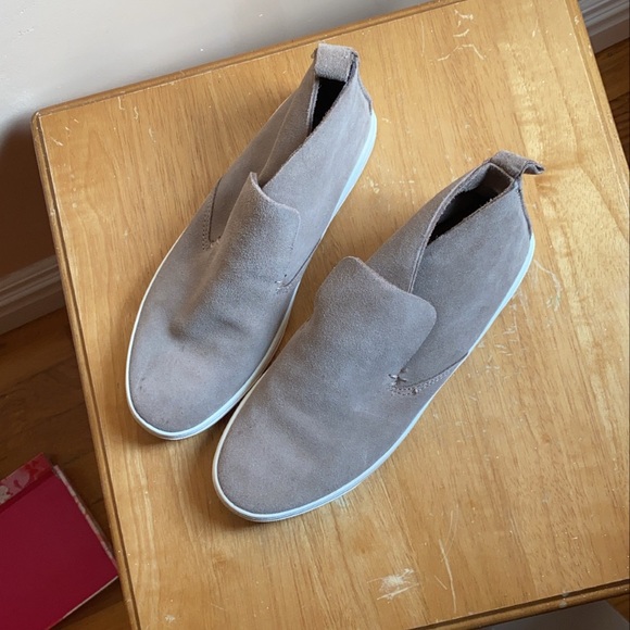 Shoes - Picture 3 of 3